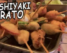 Descubre el delicioso kushikatsu en un restaurante local: una experiencia culinaria imprescindible en tu viaje de turismo